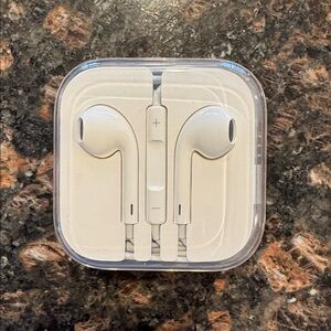 Apple White Wired Earbuds